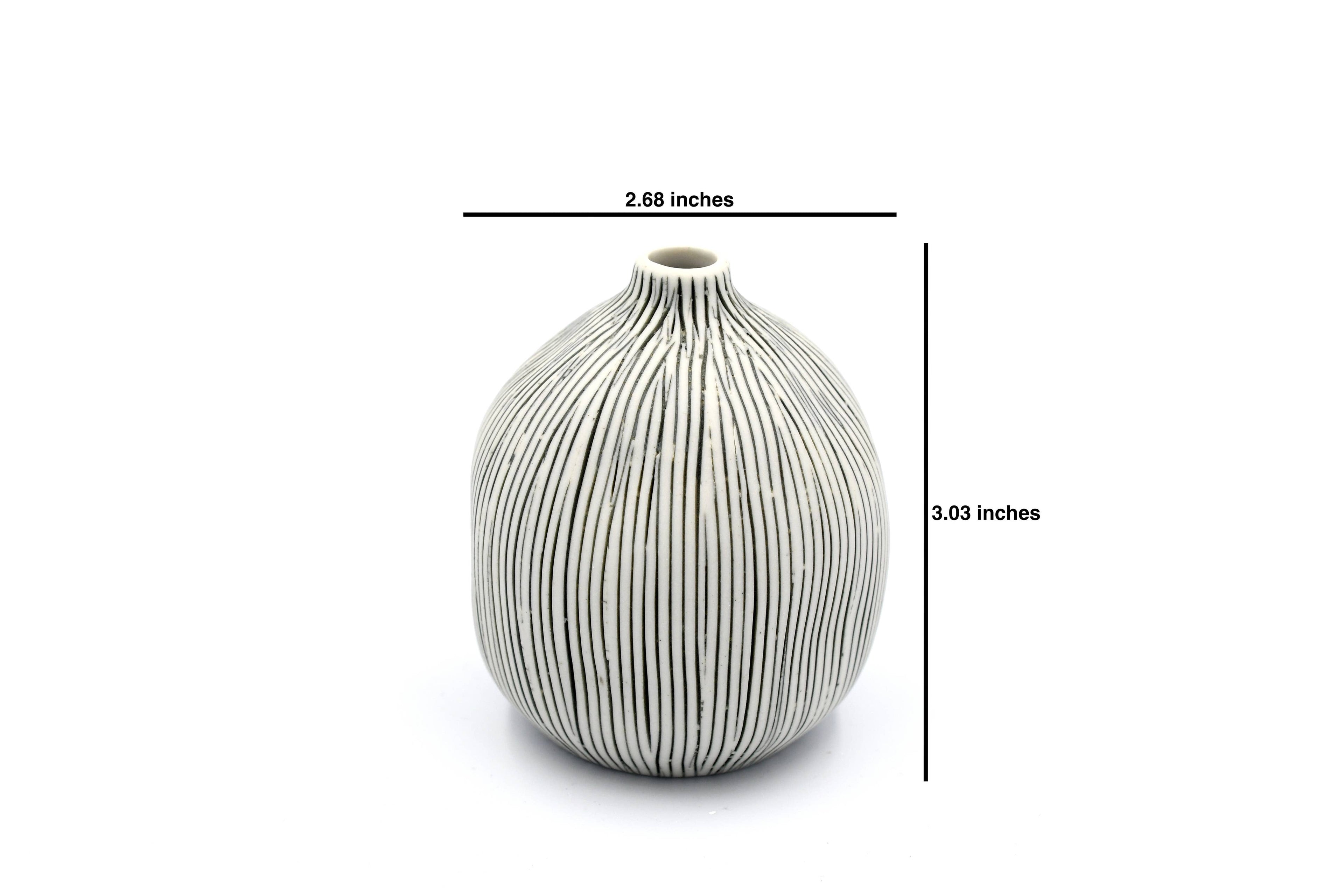 1415W7 GUGU SAG S-Handcrafted Porcelain Bud Vase