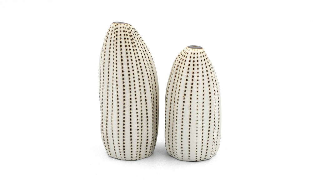 SP069W23 Seda Handcrafted Porcelain Salt and Pepper Shaker Set