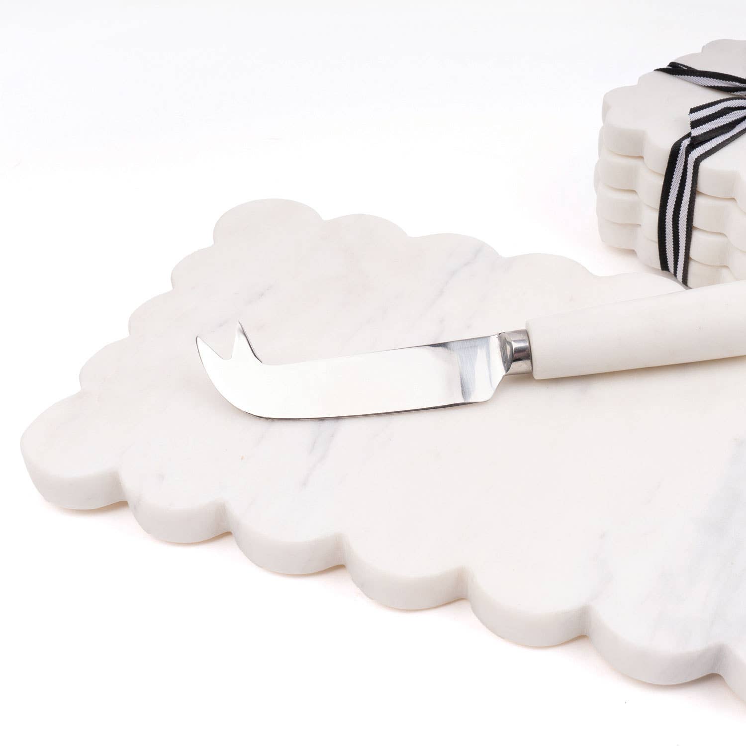 White Marble Scalloped Cheese Board & Knife Set