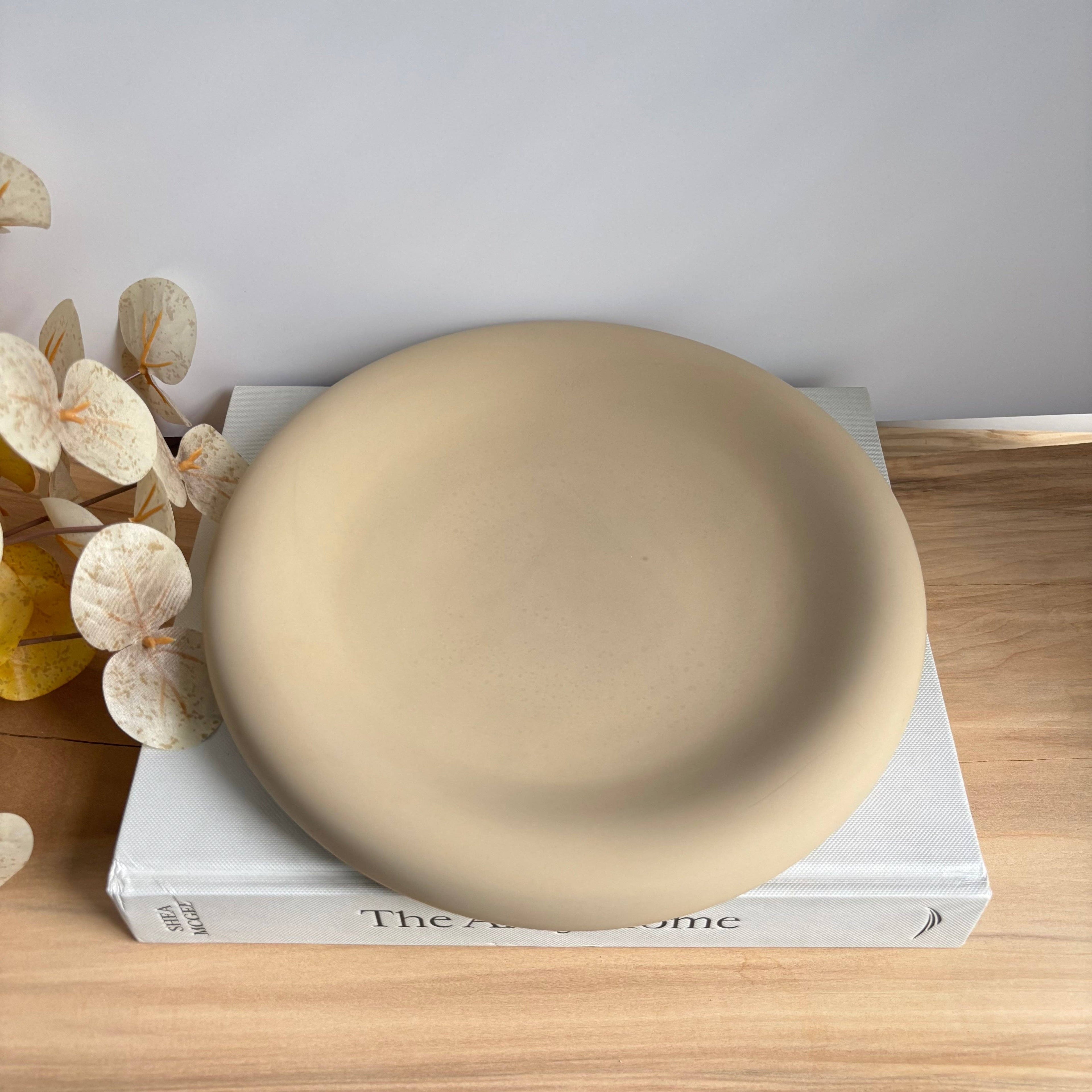 Petra - Pebble Concrete Tray | Round Chunky Tray 10"