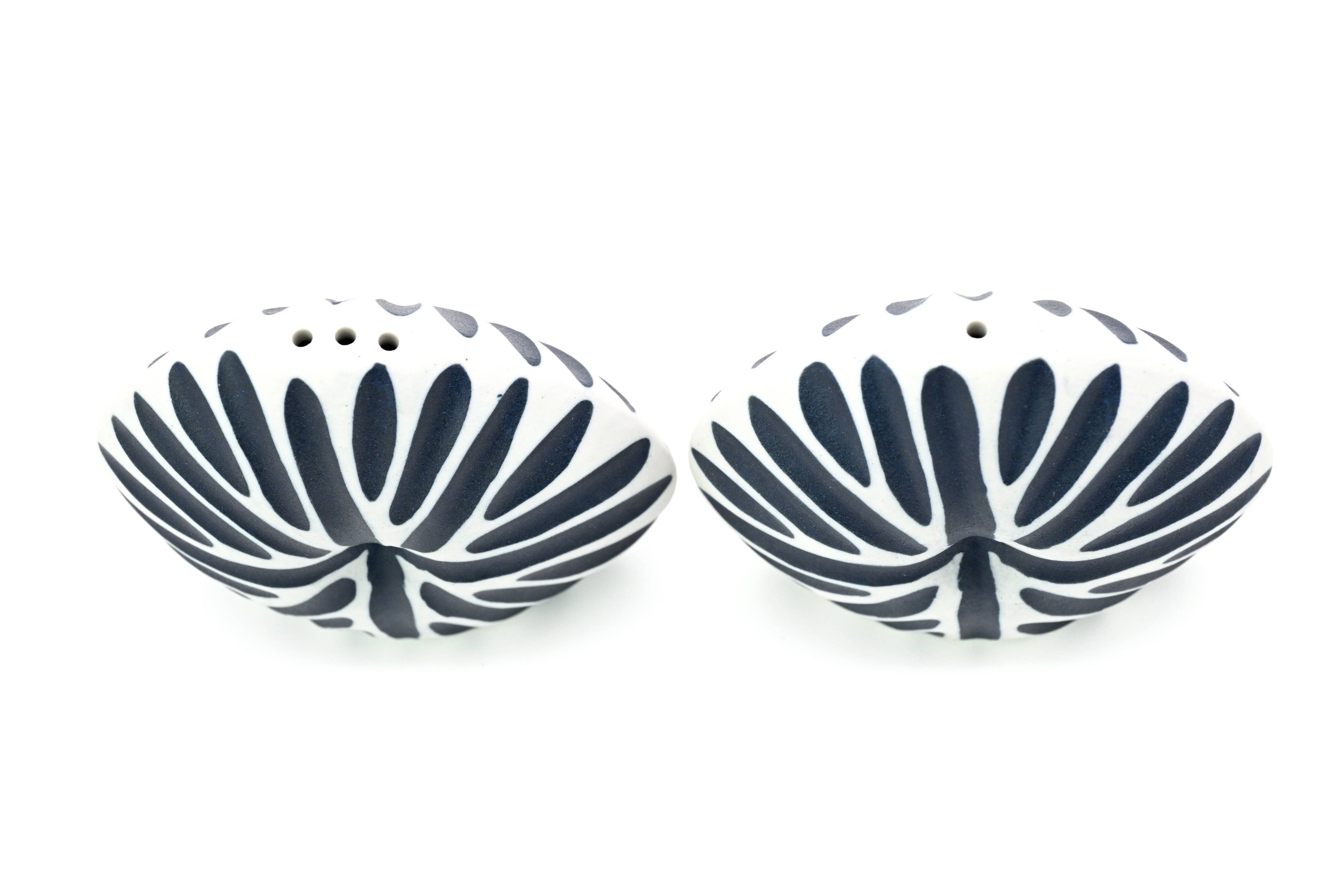 SP227BL6 Diva Handcrafted Porcelain Salt and Pepper Shaker Set