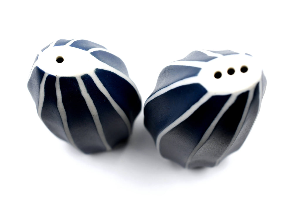 SP069BL6 Seda Handcrafted Porcelain Salt and Pepper Shaker Set