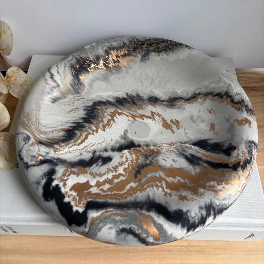 Petra - Pebble Concrete Tray | Round Chunky Tray 10"