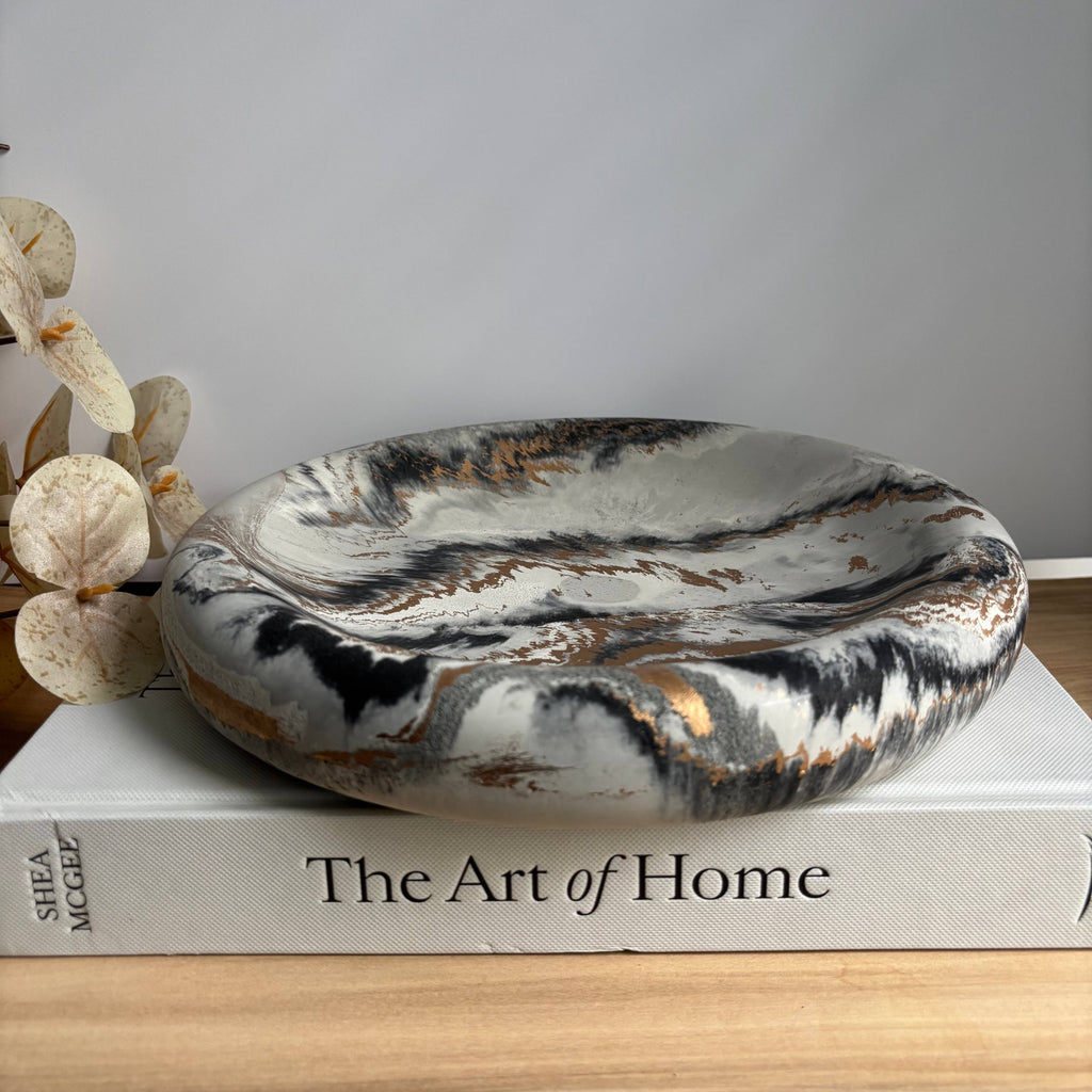 Petra - Pebble Concrete Tray | Round Chunky Tray 10"