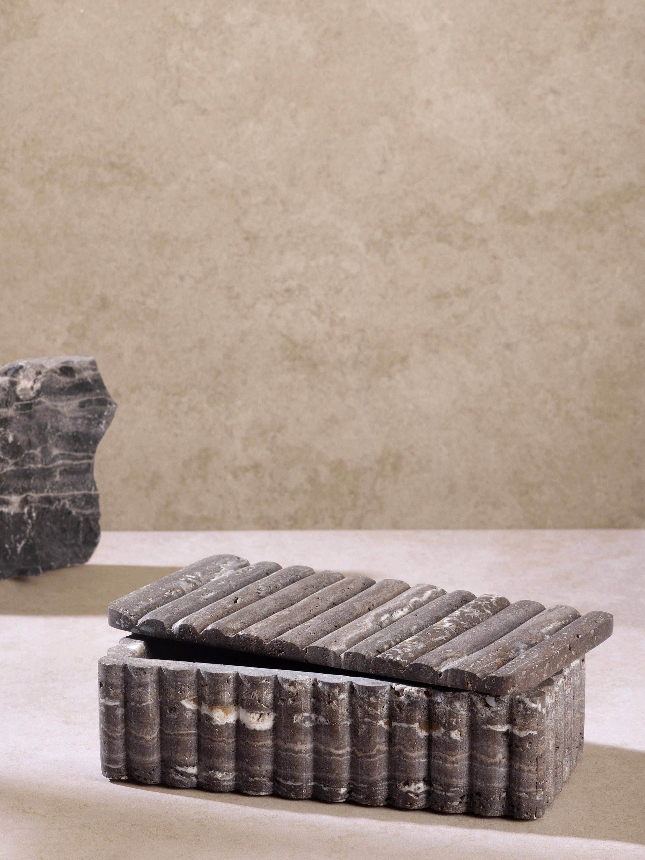 Cuba Ribbed Onyx Decorative Box