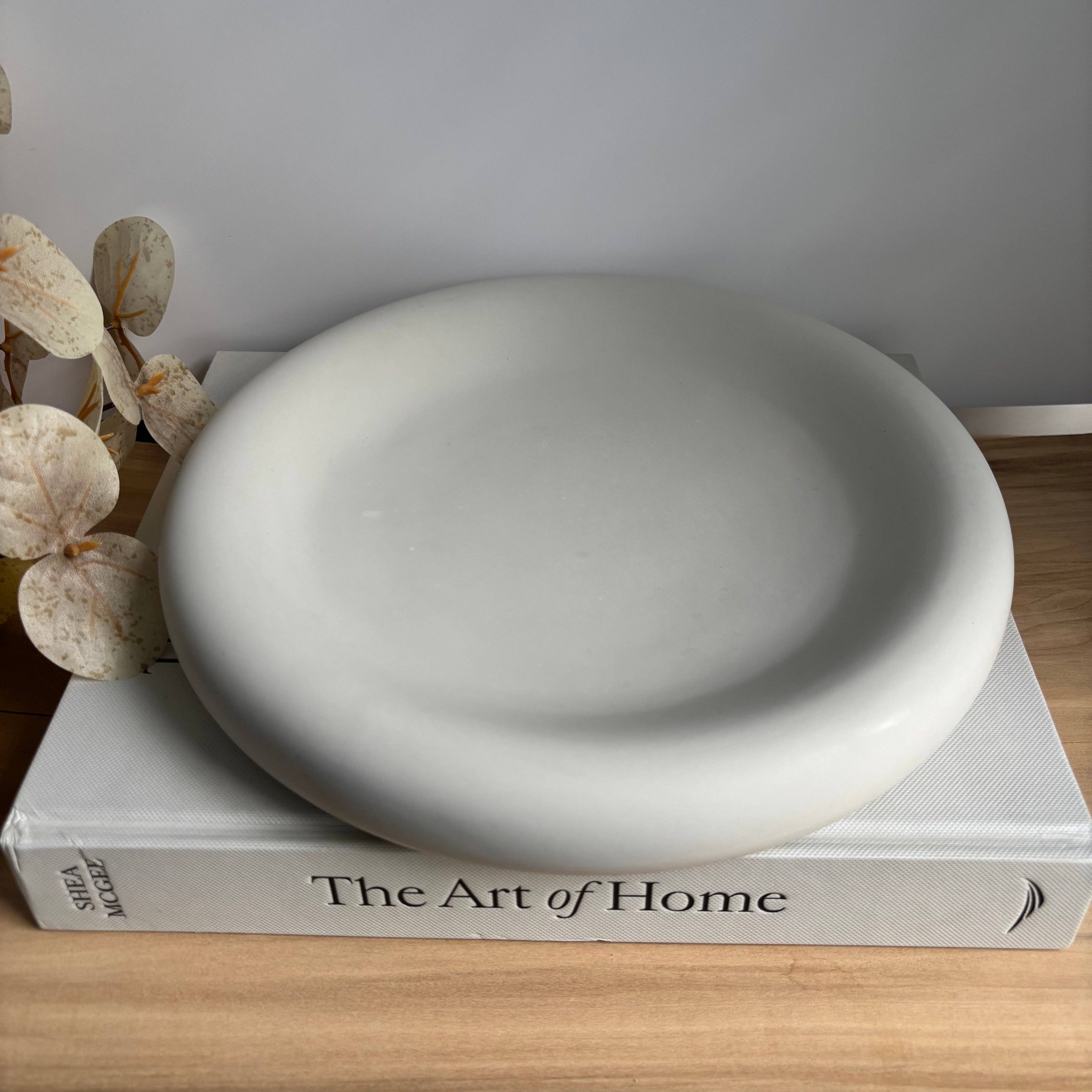 Petra - Pebble Concrete Tray | Round Chunky Tray 10"