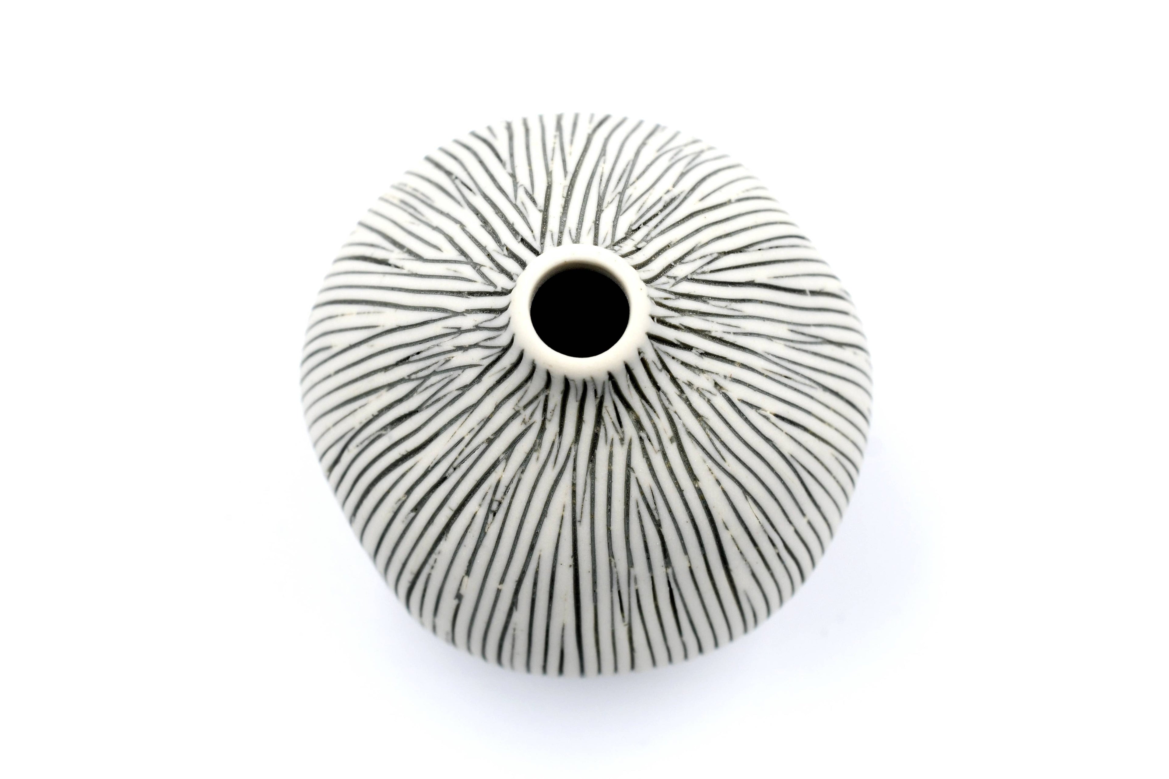 1415W7 GUGU SAG S-Handcrafted Porcelain Bud Vase