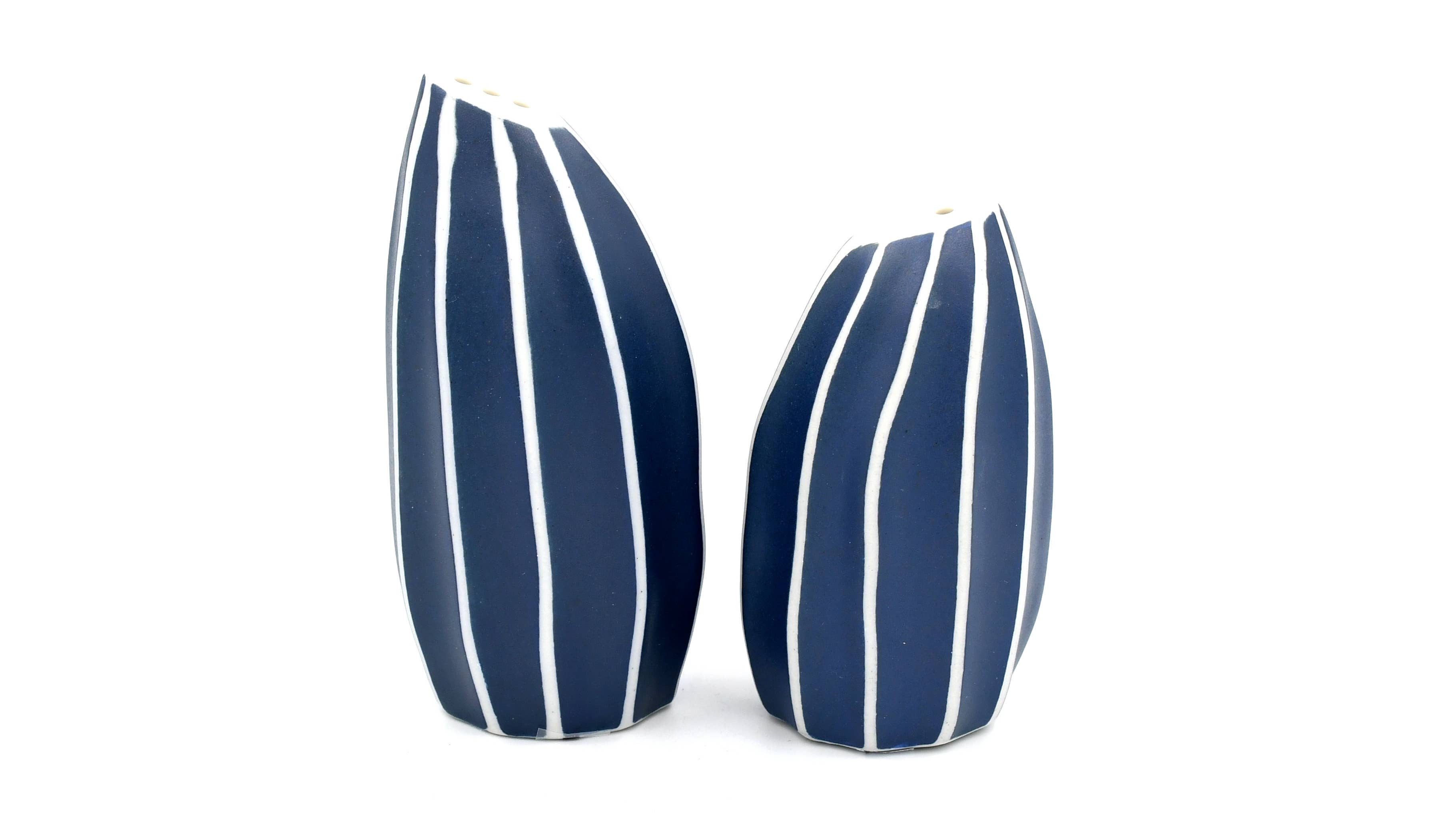 SP069BL6 Seda Handcrafted Porcelain Salt and Pepper Shaker Set